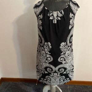London Times Black/White Paisley with cap sleeves, size 14